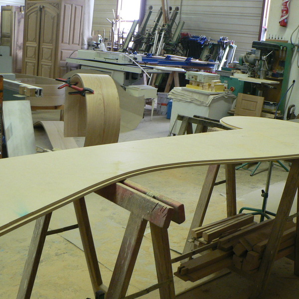 notre atelier de fabrication de la planche au meuble..