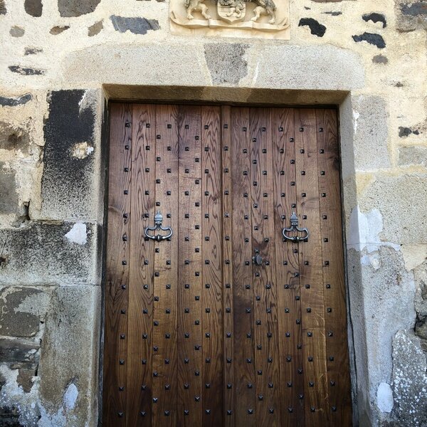 restauration d'une porte du Chateau d'Auzers . AVANT /APRES